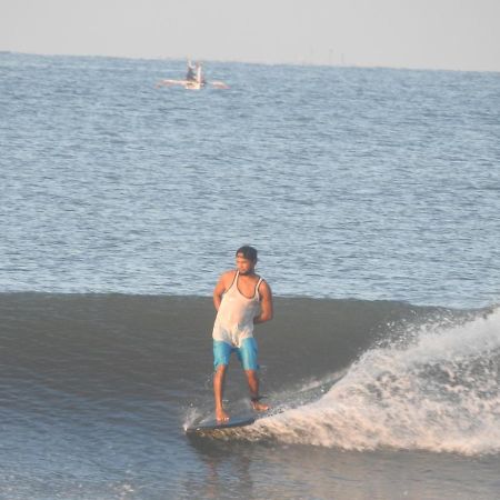 The Point Surfcamp Bali Hotel Pulukan Eksteriør billede
