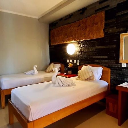 The Point Surfcamp Bali Hotel Pulukan Eksteriør billede