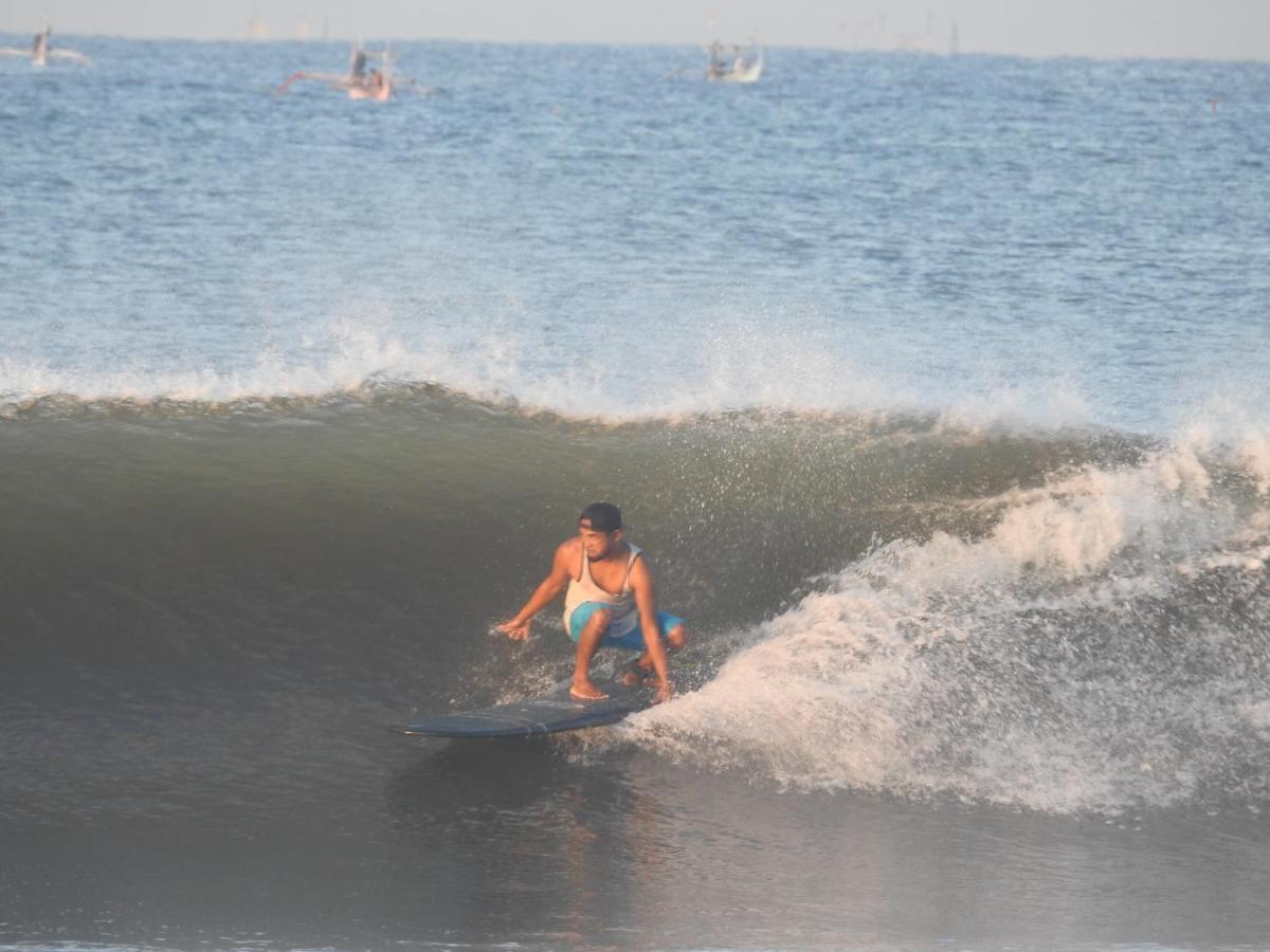 The Point Surfcamp Bali Hotel Pulukan Eksteriør billede