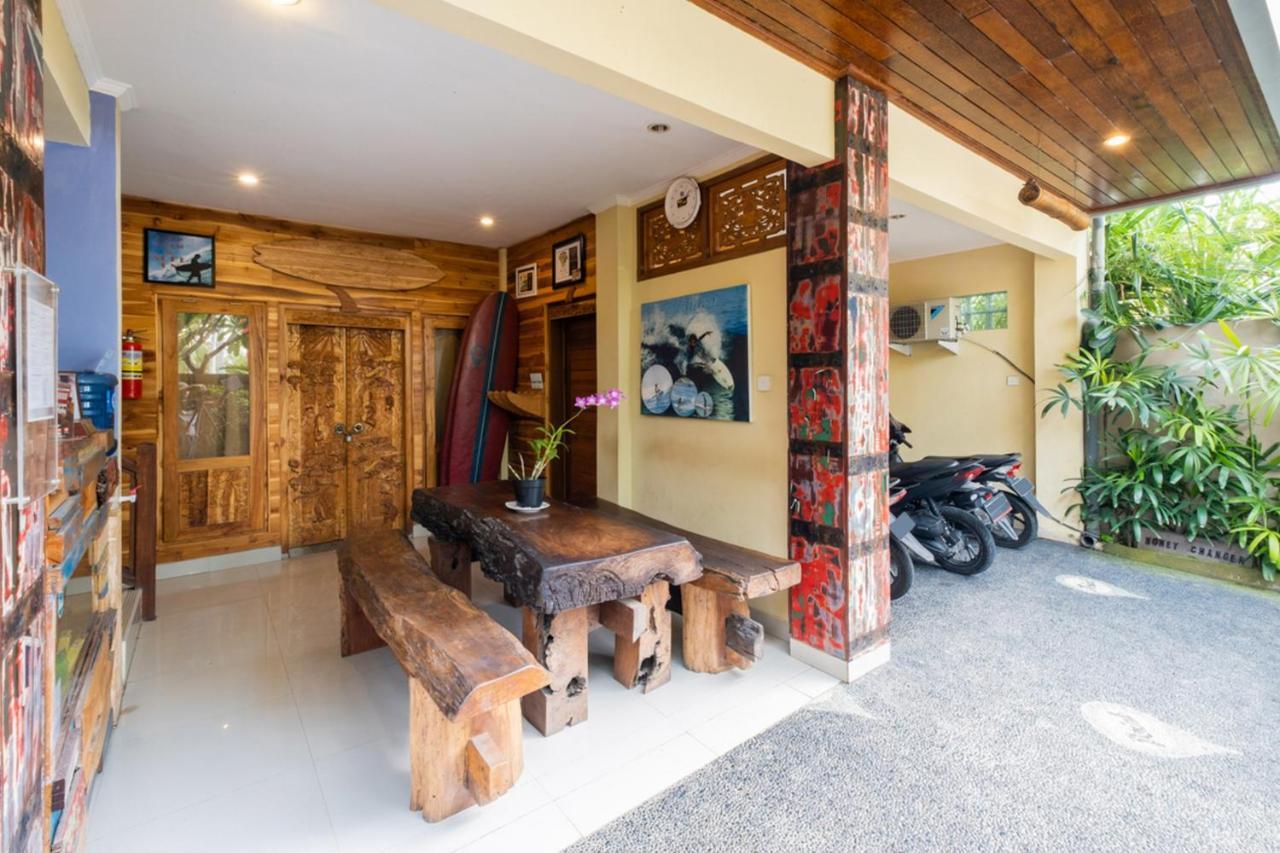 The Point Surfcamp Bali Hotel Pulukan Eksteriør billede
